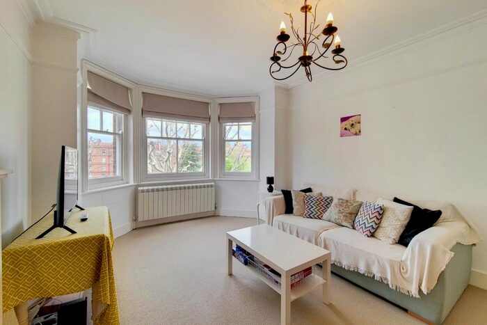 3 Bedroom Flat To Rent In Queen's Club Gardens, London, W14