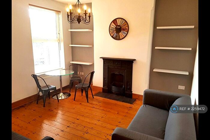 5 Bedroom Semi-Detached House To Rent In Colwick Road, Nottingham, NG2