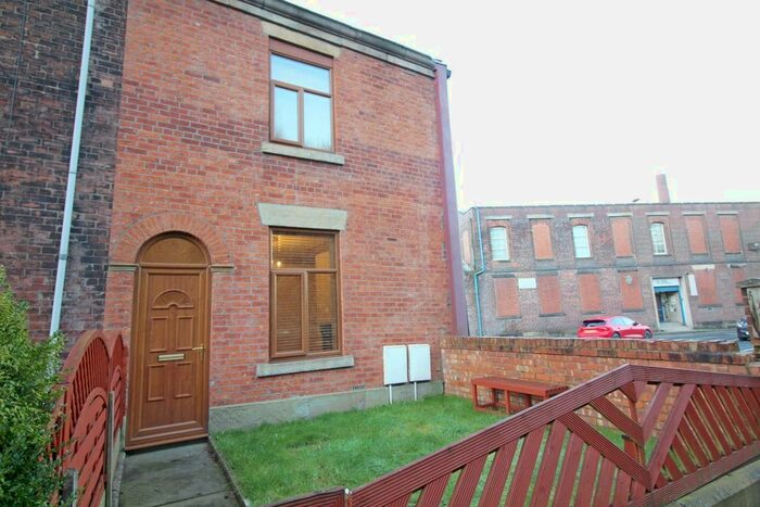 3 Bedroom Terraced House To Rent In Railway Terrace, Bury, BL8