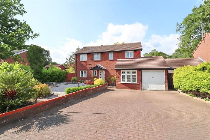 4 Bedroom Detached House For Sale In Fleet Road, Farnborough, GU14