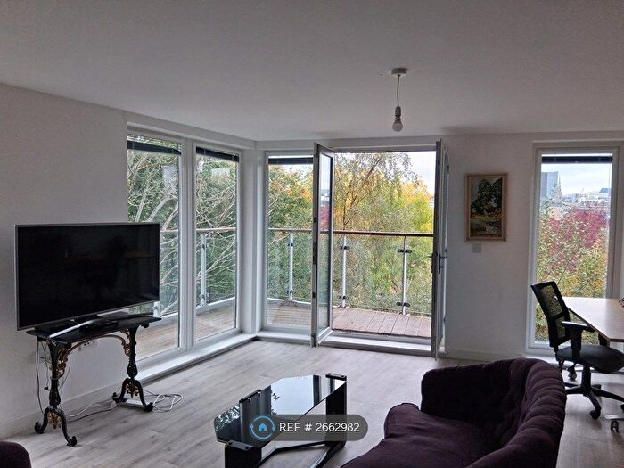 2 Bedroom Flat To Rent In Worsdell Drive, Gateshead, NE8