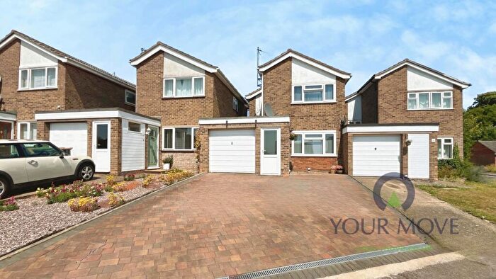 3 Bedroom Link Detached House For Sale In Wedgwood Road, Bedford, Bedfordshire, MK41