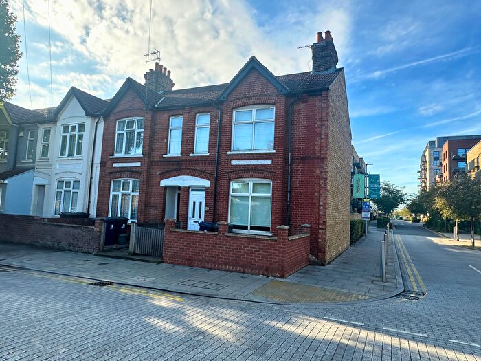 3 Bedroom Property For Sale In Beaconsfield Road, Southall, Greater London, UB1