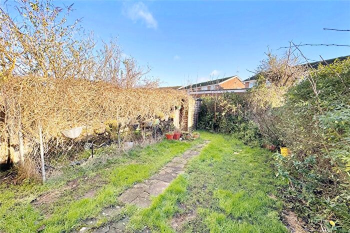 3 Bedroom End Of Terrace House For Sale In Meadowside, Angmering, Littlehampton, West Sussex, BN16