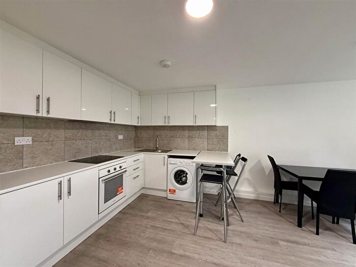 5 Bedroom Flat To Rent In Sharratt Street, London, SE15