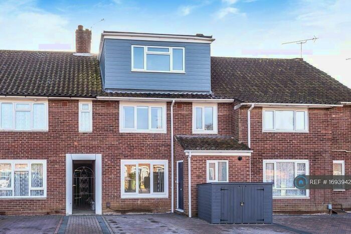 4 Bedroom Terraced House To Rent In Limerick Close, Bracknell, RG42