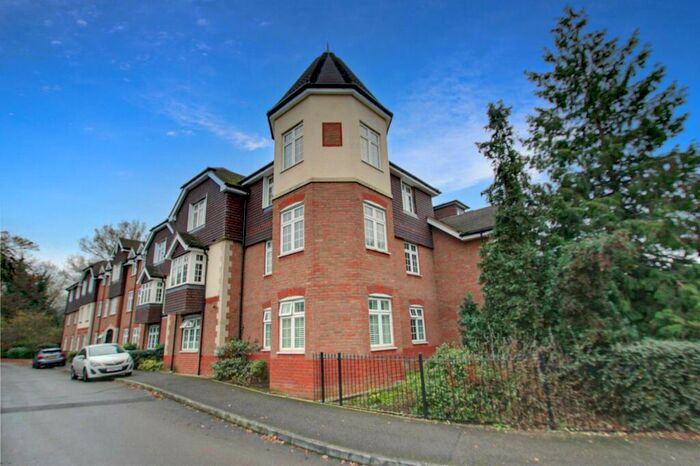 2 Bedroom Apartment To Rent In Addlestone, Surrey, KT15
