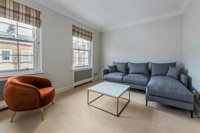 3 Bedroom Maisonette To Rent In Alderney Street, Pimlico, Westminster, London, SW1V
