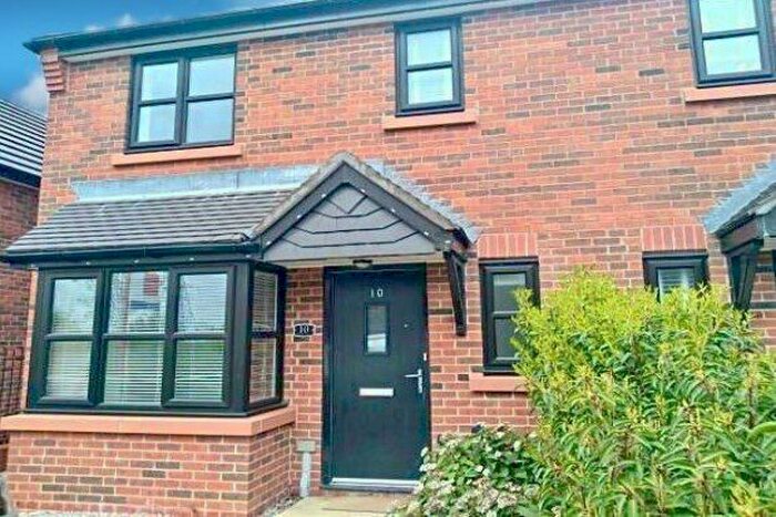 3 Bedroom Semi-Detached House To Rent In Green Croft Close, Manchester, M46