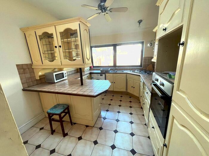 10 Bedroom Property To Rent In Lake House Road, London, E11