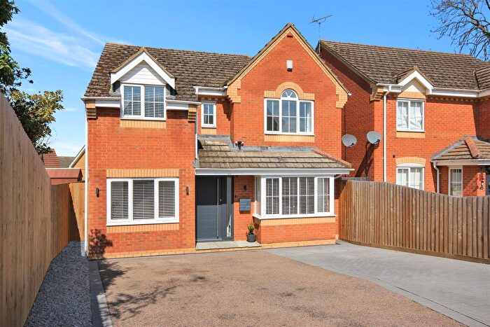 5 Bedroom Detached House For Sale In Evesham Close, Wellingborough, NN8