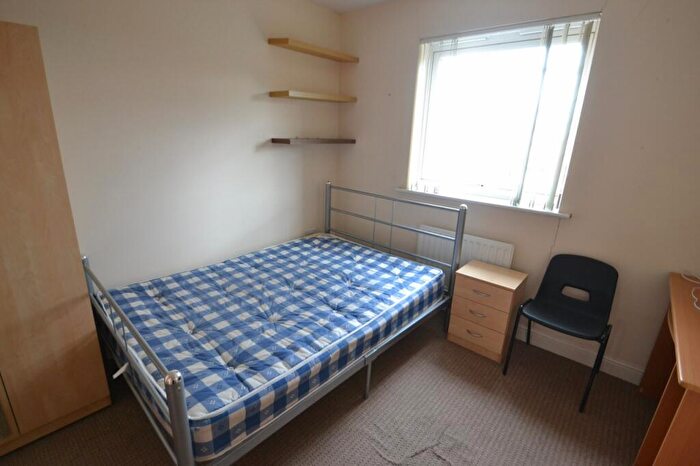 4 Bedroom Semi-Detached House To Rent In Bold Street, Hulme, Manchester, M15