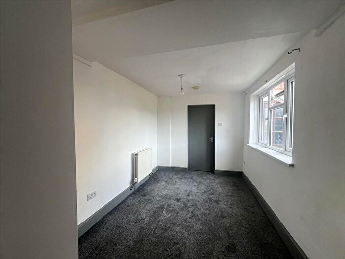 Apartment To Rent In Hunt Street, Old Town, Swindon, Wiltshire, SN1