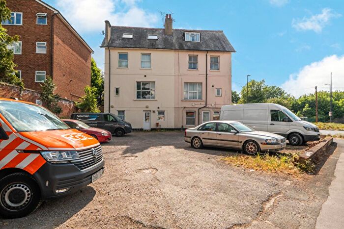 1 Bedroom Flat To Rent In Craufurd Rise, Maidenhead, SL6