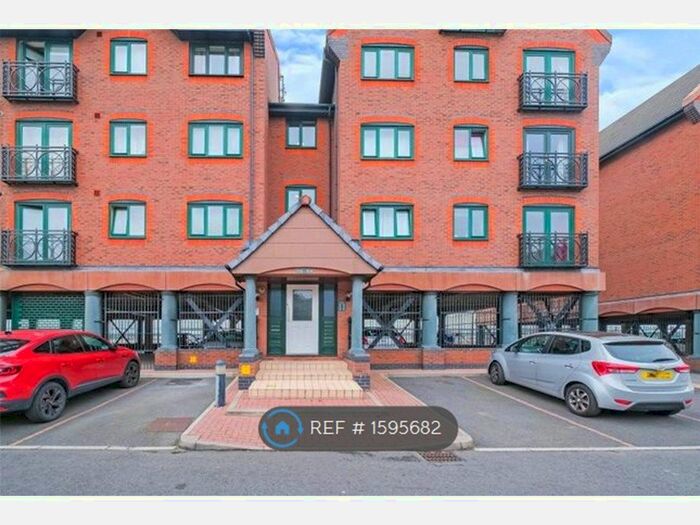 2 Bedroom Flat To Rent In South Ferry Quay, Liverpool, L3