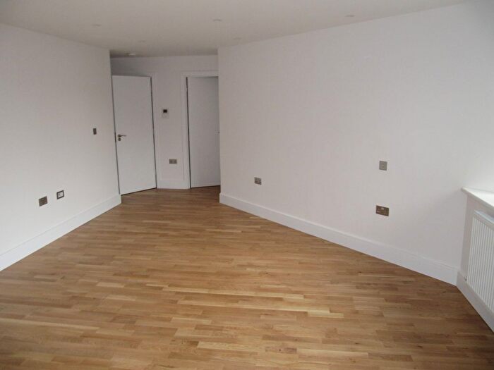 Studio To Rent In Olympia House, The Ridgeway, Iver, Bucks, SL0