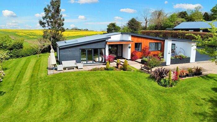4 Bedroom Detached Bungalow For Sale In Church Lane, Utterby, LN11