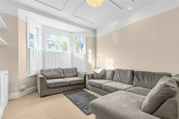 1 Bedroom Flat To Rent In Bowood Road, London, SW11