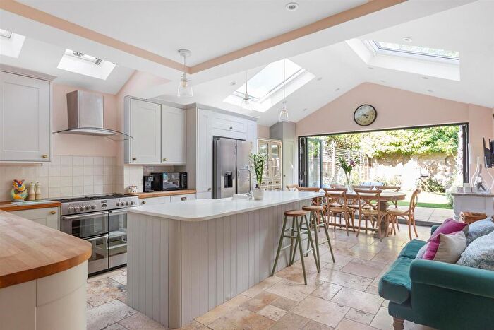 4 Bedroom Property For Sale In Franche Court Road, Earlsfield, London, SW17