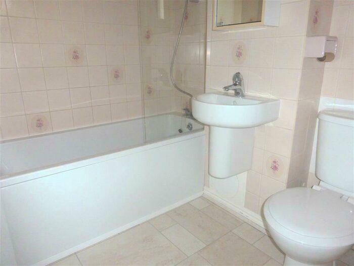 1 Bedroom Apartment To Rent In Crib Street, Ware, SG12