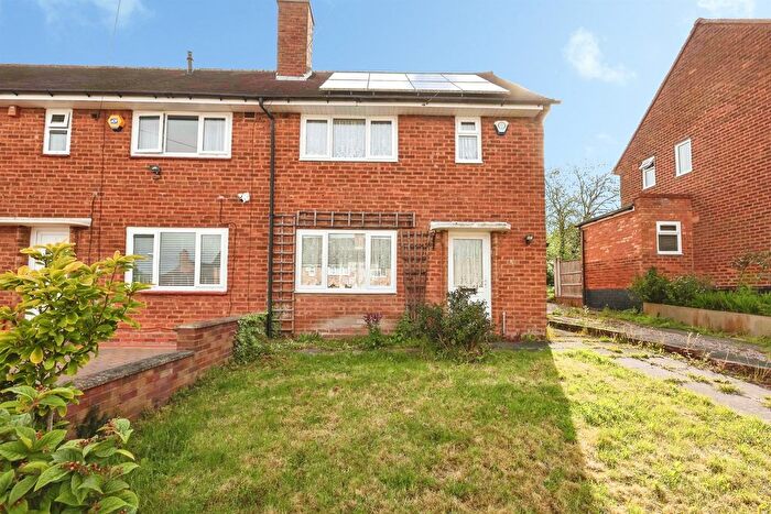 2 Bedroom Semi Detached House For Sale In Barn Croft, Bartley Green, Birmingham, B32