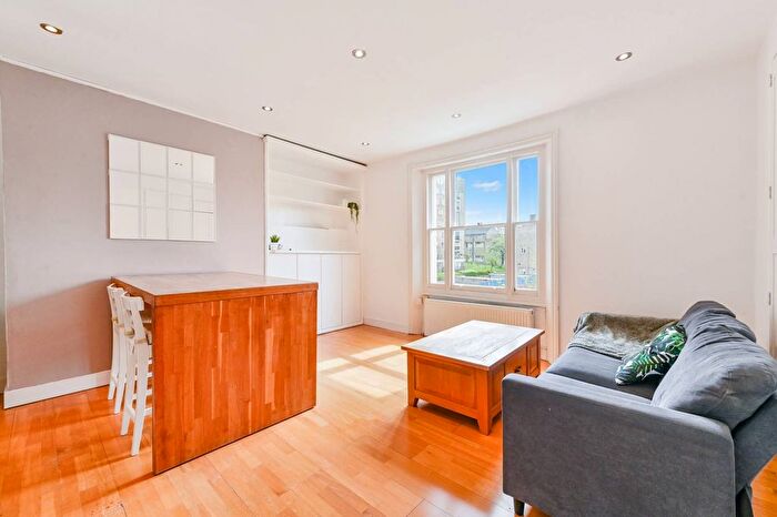 2 Bedroom Flat For Sale In Alexandra Road, St John's Wood, London, NW8
