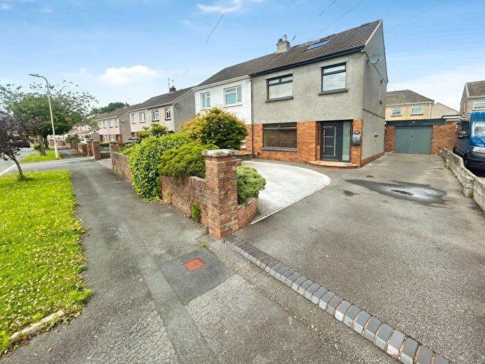 4 Bedroom Semi-Detached House For Sale In Greenwood Close, Bridgend, CF31