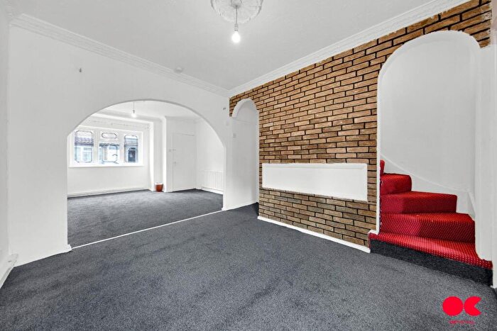 2 Bedroom House To Rent In Gloucester Road, London, E12