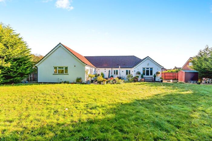 4 Bedroom Detached Bungalow For Sale In Thorpe Road, Tattershall, Lincoln, LN4