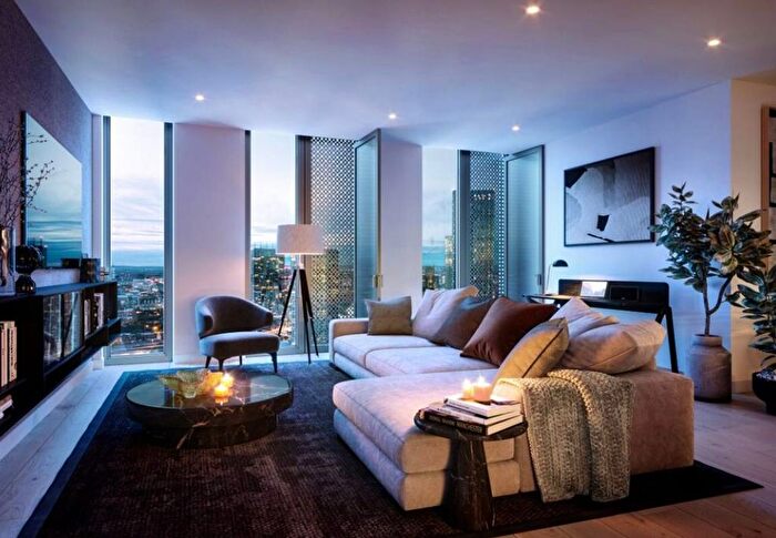 1 Bedroom Flat To Rent In Silvercroft, Manchester, M15