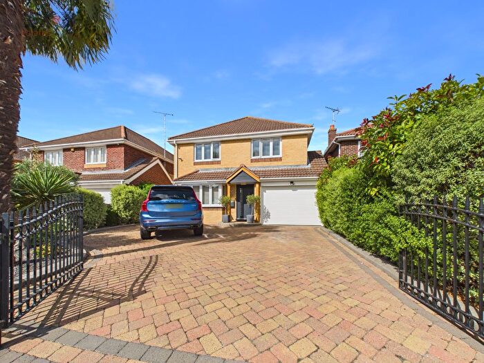 5 Bedroom Detached House For Sale In Steli Avenue, Canvey Island, Essex, SS8