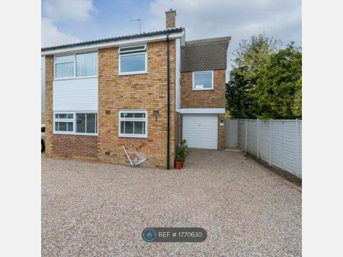 4 Bedroom Detached House To Rent In Mendham Way, Clophill, Bedford, MK45