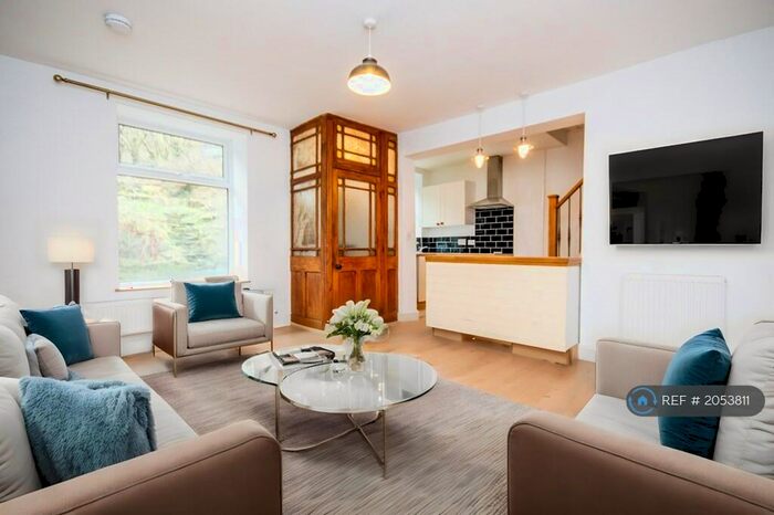 3 Bedroom Terraced House To Rent In Acorn Street, Bacup, OL13