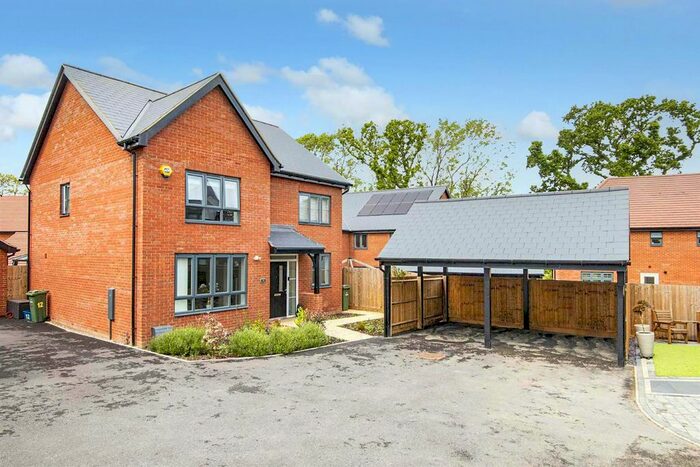 4 Bedroom Detached House To Rent In Friesland Avenue, Whitehouse, Milton Keynes, MK8