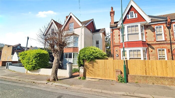 Studio For Sale In Nyewood Lane, Bognor Regis, West Sussex, PO21