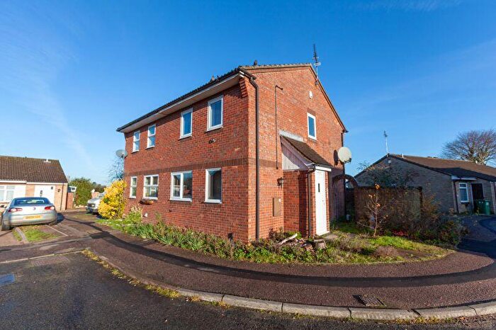 3 Bedroom Semi-Detached House For Sale In Arthurton Road, Norwich, NR10