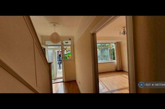 3 Bedroom Terraced House To Rent In Mannock Road, London, N22