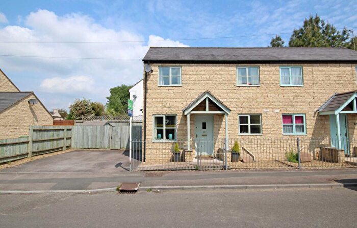 2 Bedroom Property To Rent In Stoke Road, Bishops Cleeve, GL52