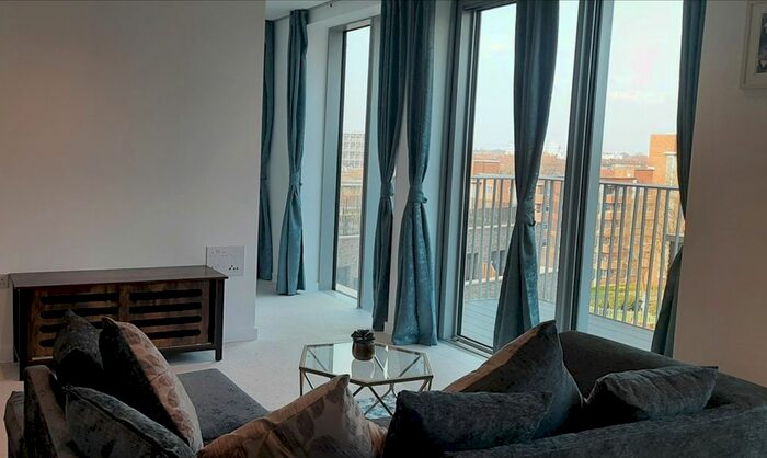 Studio To Rent In Raven Row, London, E1