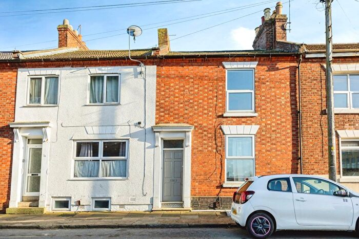 3 Bedroom Terraced House For Sale In Freehold Street, Northampton, Northamptonshire, NN2