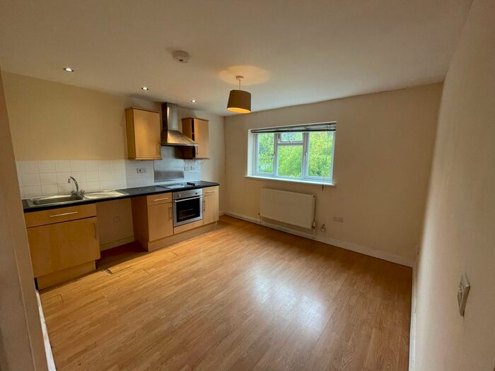 1 Bedroom Flat To Rent In Bournemouth Road, Chandlers Ford, Eastleigh, SO53