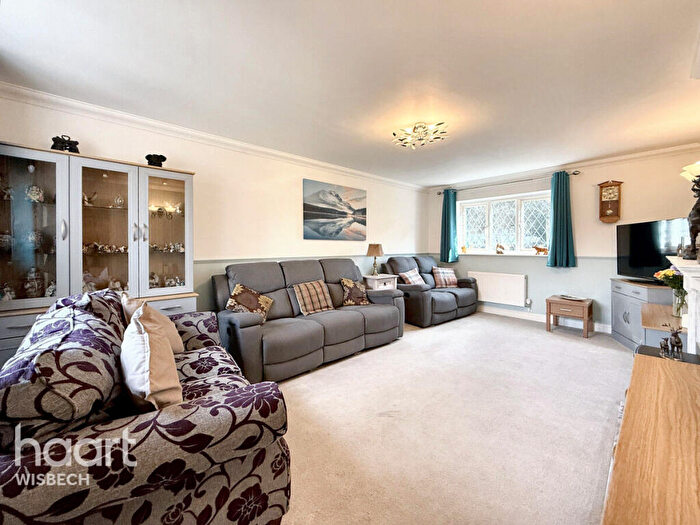 4 Bedroom Detached House For Sale In Grove Gardens, Elm, PE14