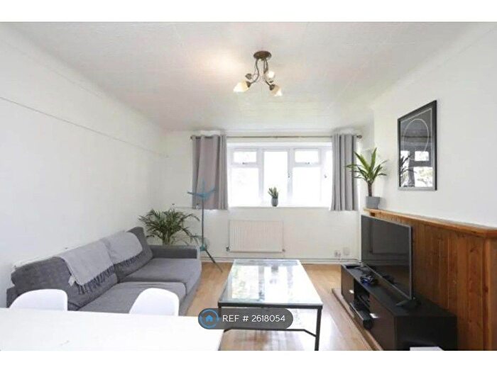 4 Bedroom Flat To Rent In Drewett House, London, E1