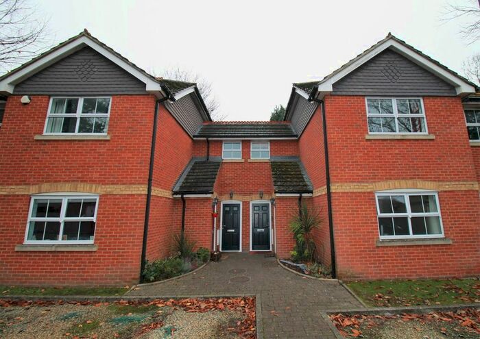 2 Bedroom Maisonette To Rent In Aldershot Road, Church Crookham, GU52