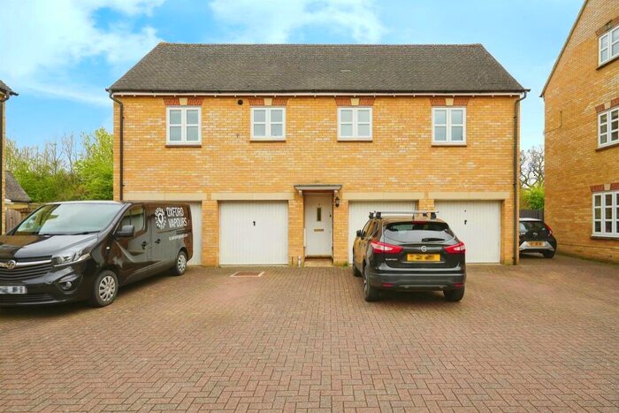 2 Bedroom House For Sale In Cherry Tree Court, Witney, OX28