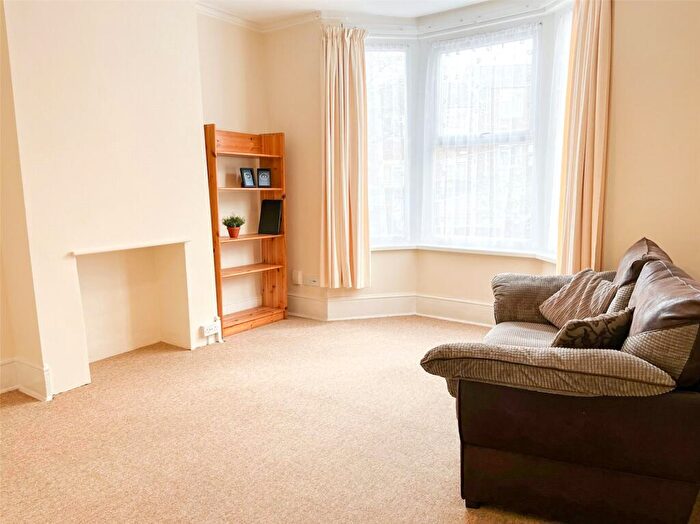 1 Bedroom Apartment To Rent In Swindon Road, Old Town, Swindon, SN1