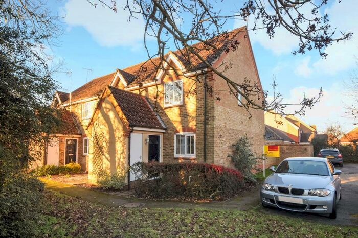 2 Bedroom End Of Terrace House To Rent In Macphail Close, Wokingham, RG40