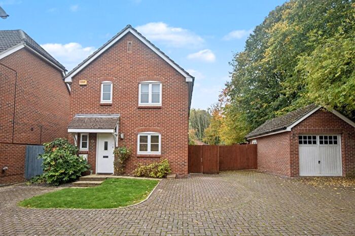 3 Bedroom Detached House To Rent In Lanes End, Basingstoke, RG24