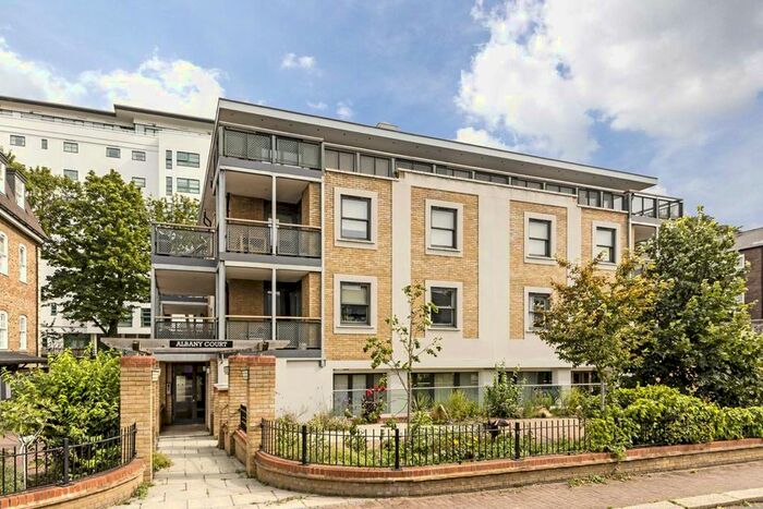 3 Bedroom Flat To Rent In Spring Grove, London, W4