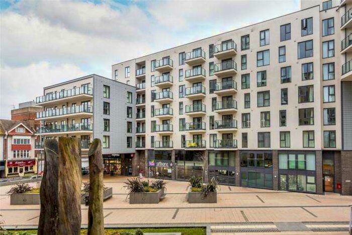 2 Bedroom Apartment To Rent In Woking, GU22